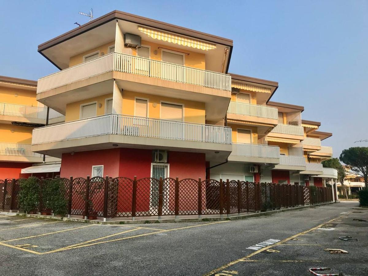 Residence Miriam 2 Bibione Bagian luar foto